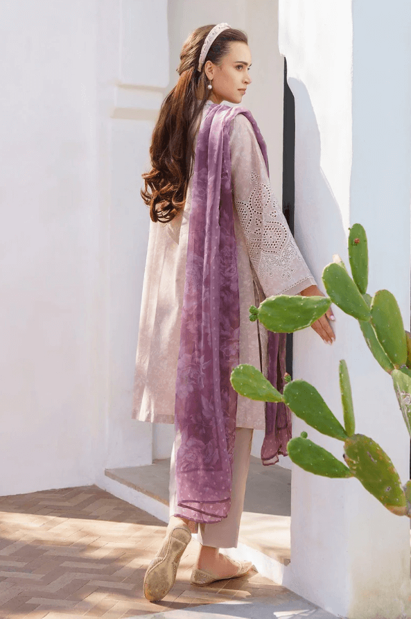 Baroque - D583 Lawn & Chiffon Collection Discover elegance redefined with Baroque's D583 collection, blending luxurious lawn and chiffon fabrics to create a stunning ensemble: Shirt: Adorned with a digital printed 90/70 lawn front and back, highlighted by