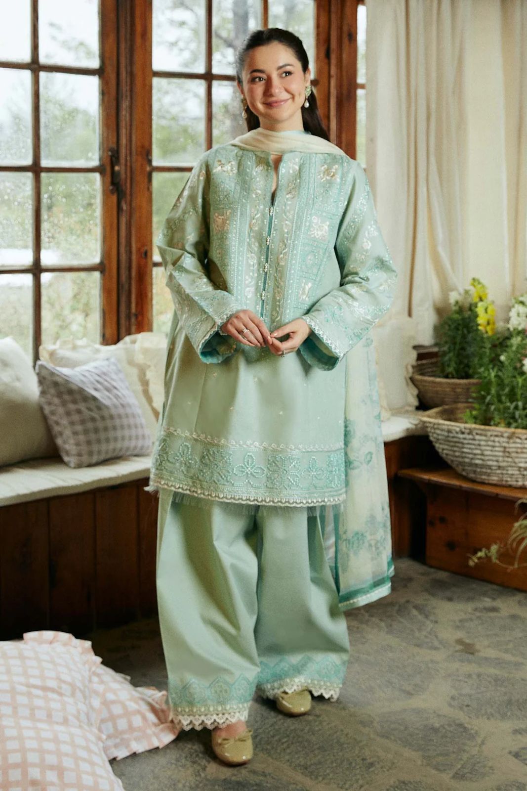 Coco by Zara Shahjahan Lawn Suit Elevate your style with the Coco by Zara Shahjahan Lawn Suit, Code 2855, crafted from premium 90/70 lawn fabric known for its quality and comfort. This exquisite 3-piece suit features a front shirt adorned with intricate h